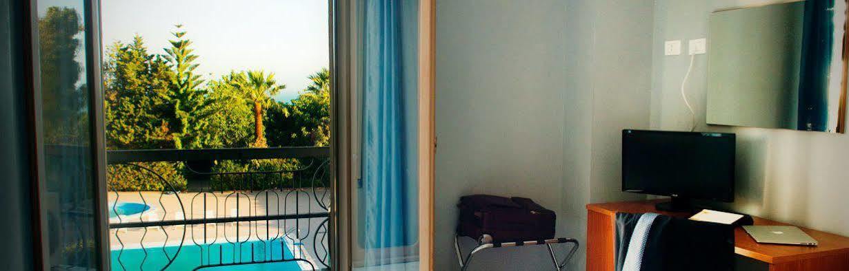 Hotel Dei Pini Porto Empedocle Exteriör bild